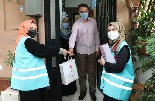 Sultanbeyli Kaymakamlığı Covid-19 salgını sürecinde koruyucu ailelerin yanında