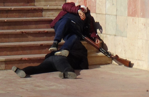 Bilecik adliyesi önünde kanlı saldırı! Duruşma sonrası eşiyle kayınpederini vurdu