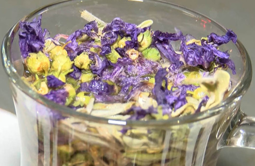 Prof. Dr. İbrahim Saraçoğlu'nun önerdiği iki ürün ebegümeci ve adaçayında satışlar patladı!