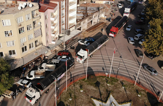 Türkiye'de bir ilk böylesi görülmedi! Manisa'da herkes durup onları izledi