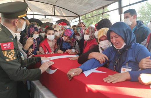 Hakkari şehidi Uzman Çavuş Abdurrahman Topuksuz Osmaniye'de ebediyete uğurlandı