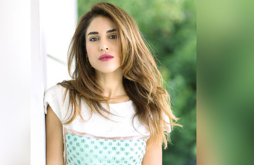 Irmak Ünal koronavirüsün telefondan bulaştığını söyleyip bakın neler anlattı