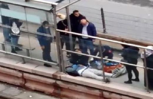Sultangazi'de korkunç olay!Tramvay beklerken kalp krizi geçiren kişi öldü