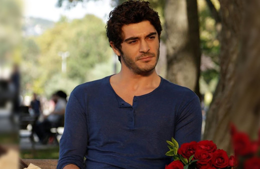 Babasının cenaze törenine katılmayan Burak Deniz bakın neler söyledi