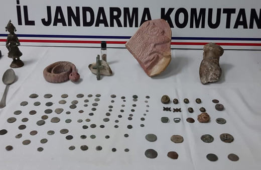 Bursa'da hayatının hatasını yaptı! Tarihi eserleri çok yanlış kişiye satmaya çalıştı