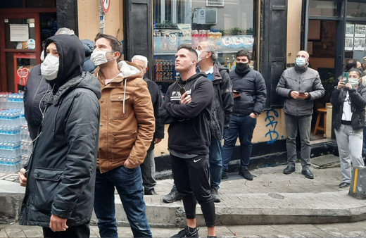 Beyoğlu’nda panik anları! Vatandaşlar sokağa döküldü