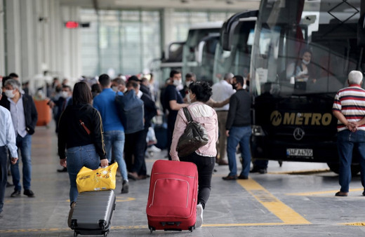 Seyahat yasağı var mı 81 ilde şehirler arası seyahat yasağı geldi mi?