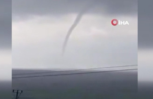 Arnavutköy Karaburun açıklarında hortum paniği kamerada