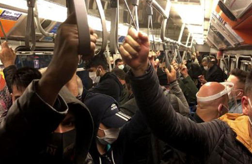 Bu görüntü İstanbul'dan! Metro ve metrobüste yine 'sosyal mesafesiz' ulaşım