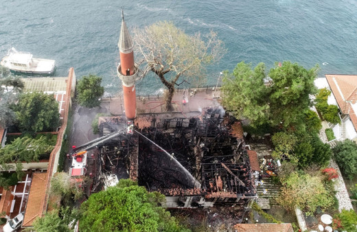 Vaniköy Camii yangınında kaybolmuştu! İmamın altınları bakın nereden çıktı