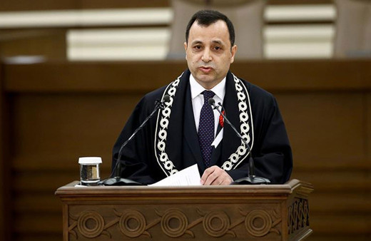 Eşinin ve kızının Kovid-19 testi pozitif çıktı! AYM Başkanı Zühtü Arslan karantinaya girdi