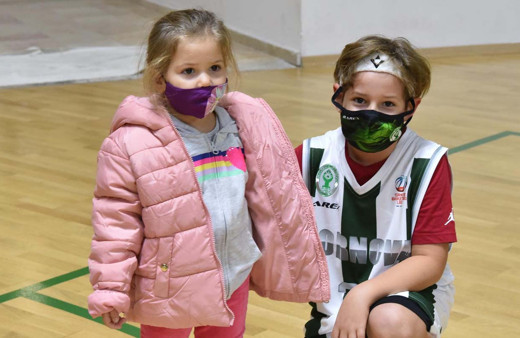 İzmir'deki depremin mucizesi Ayda'dan içleri ısıtan 'iyiyim' pozu