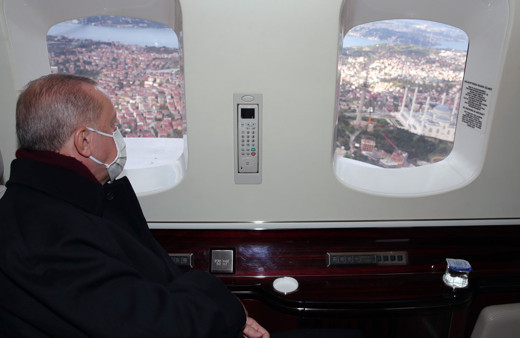 Cumhurbaşkanı Erdoğan Çamlıca'da TV kulelerinin kaldırılmasını helikopterle inceledi