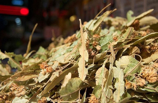 Geçmeyen öksürük ve boğaz ağrısı bitki çaylarına rağbeti artırdı