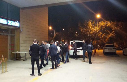 Bursa'da yaşandı! 'Polis' kılığında Suriyeli aileleri soyan çete yakalandı