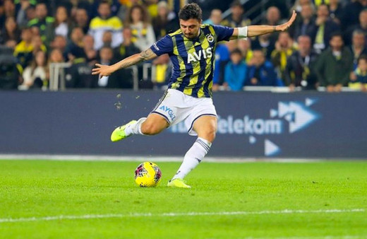 Leicester City Ozan Tufan'ı radarına aldı! Menajerini aradılar