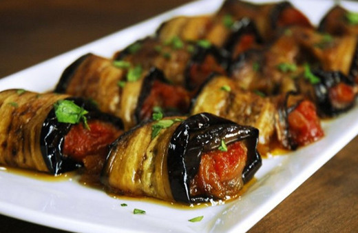 Zeytinyağlı patlıcan rulo nasıl yapılır?