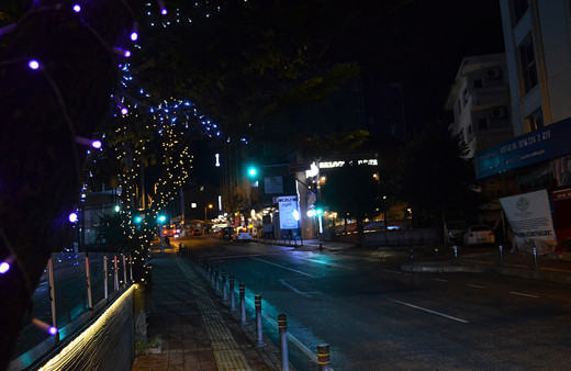 Türkiye sokağa çıkma kısıtlamasıyla sessizliğe büründü