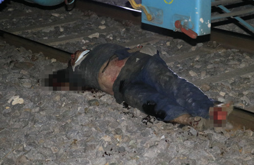 Adana'da korkunç olay Karşıdan karşıya geçmek istedi kolu koptu