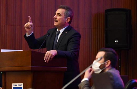 Mansur Beyin belediyeciliğinin özeti: 10 milyara 1 heykel