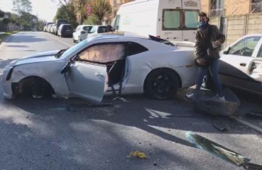 Sosyal medya fenomeni Enes Batur kaza yaptı!  Lüks otomobili paramparça oldu