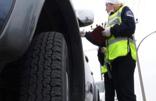 Zorunlu kış lastiği uygulaması başlıyor! Kış lastiği takmayan sürücülere 776 lira ceza kesilecek