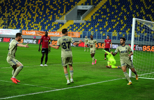 Ozan Tufan: Crystal Palace'ın kapısından döndüm yerime Sörloth'u aldılar