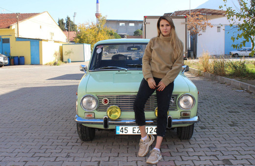 Eşi aldı Manisalı iş kadını 'Hacı Murat'a bebeği gibi bakıyor