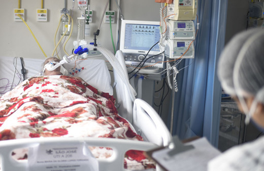 Korkutan görüntüler! Brezilya'da yoğun bakım ünitelerinde Kovid-19 yoğunluğu