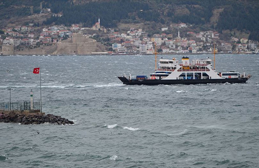 Kuzey Ege'de feribot seferlerine fırtına engeli