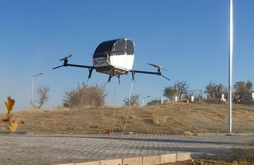 Siirt'te kıt kaynaklarla uçan araba yaptı buzdolabı motoruyla uçurmayı başardı