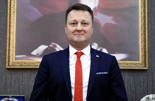 Son dakika Menemen Belediye Başkanı Serdar Aksoy tutuklandı zimmet soruşturması