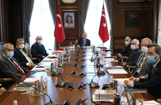 Bülent Arınç ve Cemil Çiçek konuştu! Yüksek İstişare Kurulu dağıtılmanın eşiğinden döndü