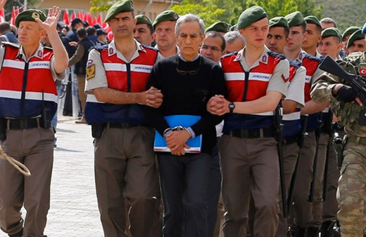 AK Partili Ömer Çelik'ten Akıncı Üssü davası açıklaması! Teröristler hak ettikleri cezayı aldı