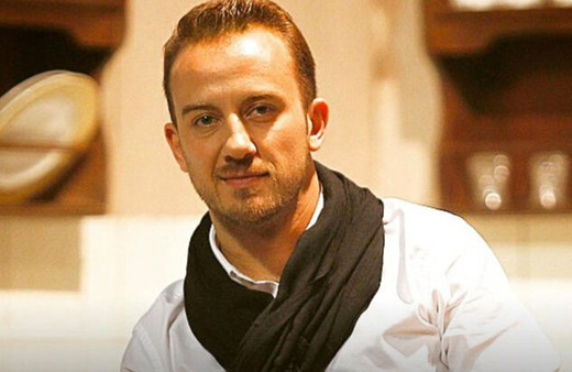 Şehir Tiyatroları’nda taciz skandalı! Uğur Arda Aydın zorla dudaklarından öpüp şaplak attı