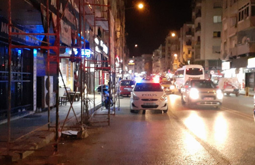 İzmir'de yaşlı adam dehşet saçtı! Genci kurşun yağmuruna tuttu