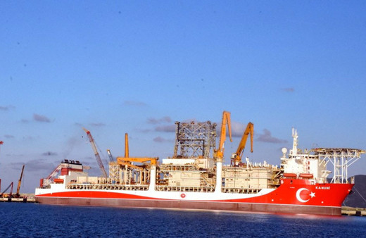 Kanuni sondaj gemisinde kule montajı başladı