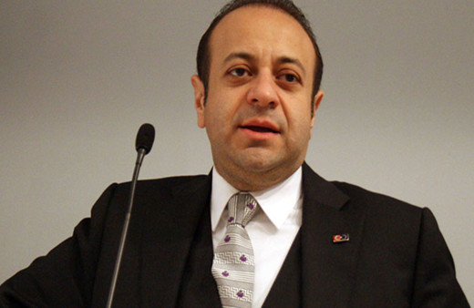 Egemen Bağış'tan Joe Biden açıklaması: Taç giyen baş akıllanır