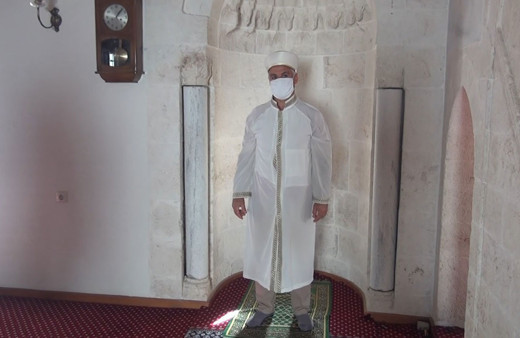 Hatay'da bu camide 500 yıldır dönüyor ziyaretçiler hayranlıkla inceliyor