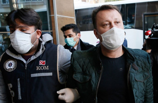 Yolsuzluktan tutuklanan CHP'li Menemen Belediye Başkanı Serdar Aksoy görevden alındı