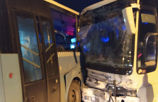 Kütahya'da otobüsler çarpıştı: 1'i ağır 12 kişi yaralandı