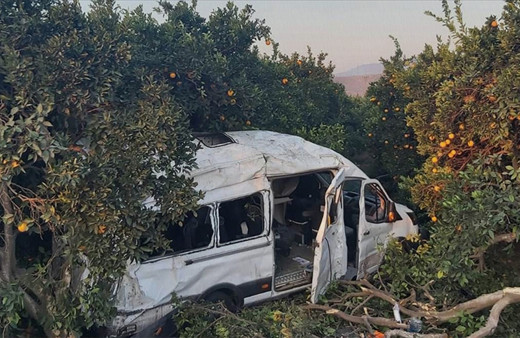 Hatay'da tarım işçilerini taşıyan minibüs devrildi