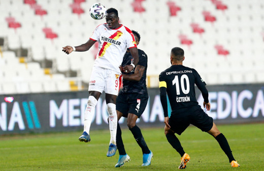 Sivasspor'a evinde Göztepe darbesi