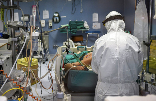 Yoğun bakım üniteleri için kırmızı alarm! Prof. Dr. İsmail Cinel: Herkes bir adım geri çekilsin...