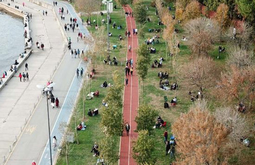 Başhekimden sahildeki görüntülere tepki: Hakkımızı hiçbirine helal etmiyorum