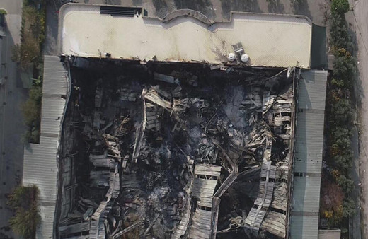 İzmir'de gece alev alev yandı zarar 93 milyon TL! Havadan görüntülendi