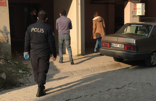 Aydın'da eşi hastanede korona tedavisi görüyordu evde kalp krizi yakaladı