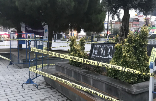 Esenyurt Meydanı’ndaki banklara yeniden oturma kısıtlaması! Şerit çekildi