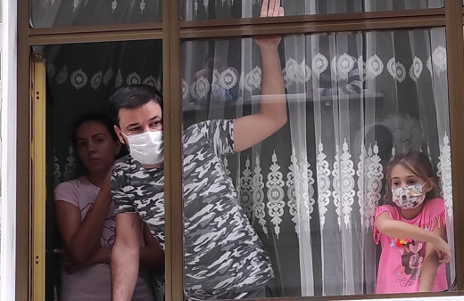 Bursa'da karantinadaki evlere bekçi denetimi! Çat kapı geliyorlar