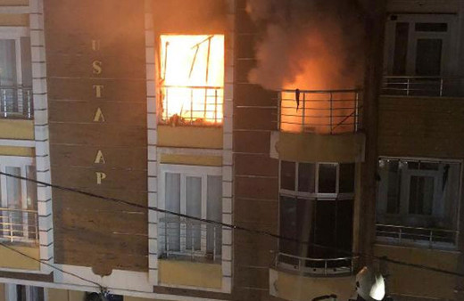 Esenyurt'ta yaşandı! Yangın sırasında dairede patlama oldu ağır yaralı var